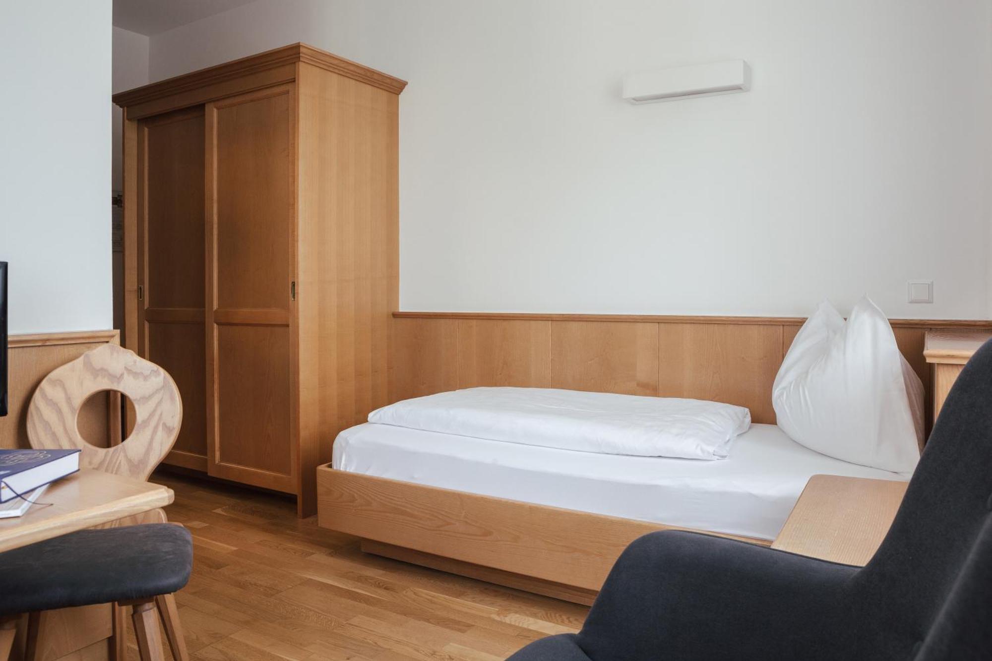 Gaestehaus Salvatorianerinnen Meran Buitenkant foto