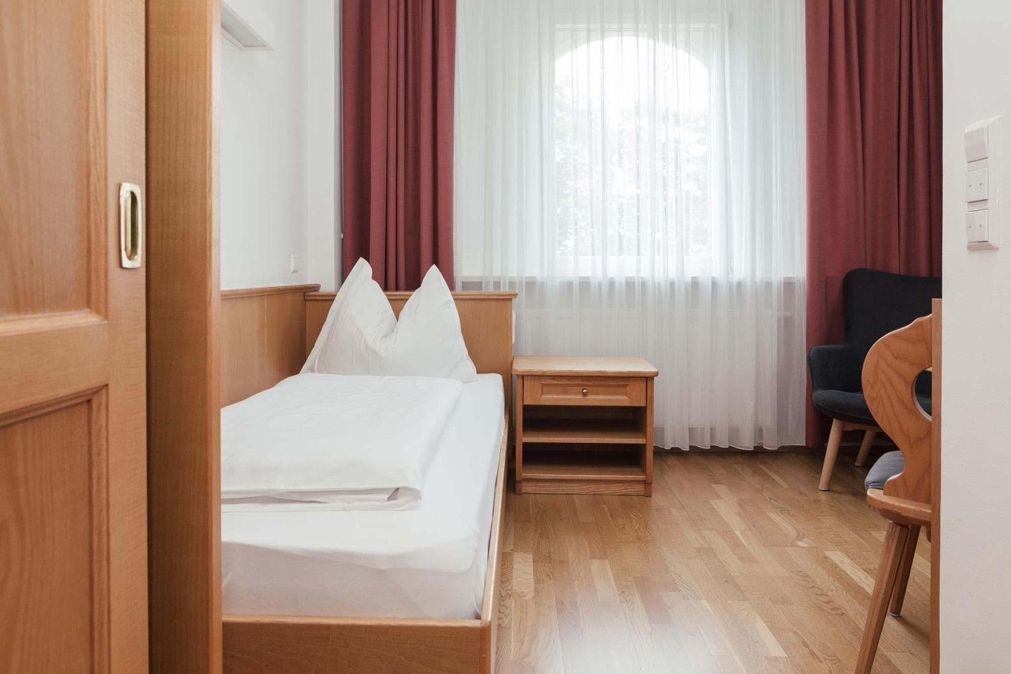 Gaestehaus Salvatorianerinnen Meran Buitenkant foto