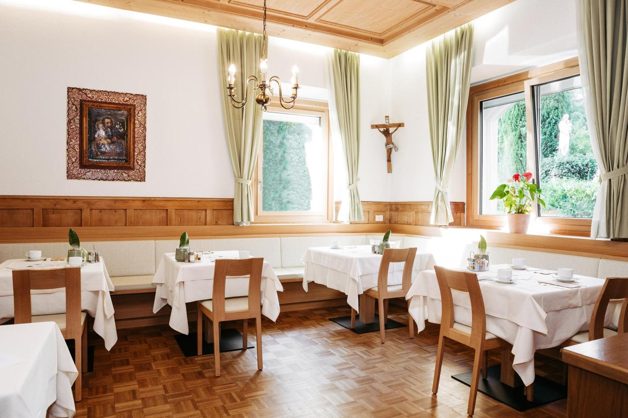 Gaestehaus Salvatorianerinnen Meran Buitenkant foto