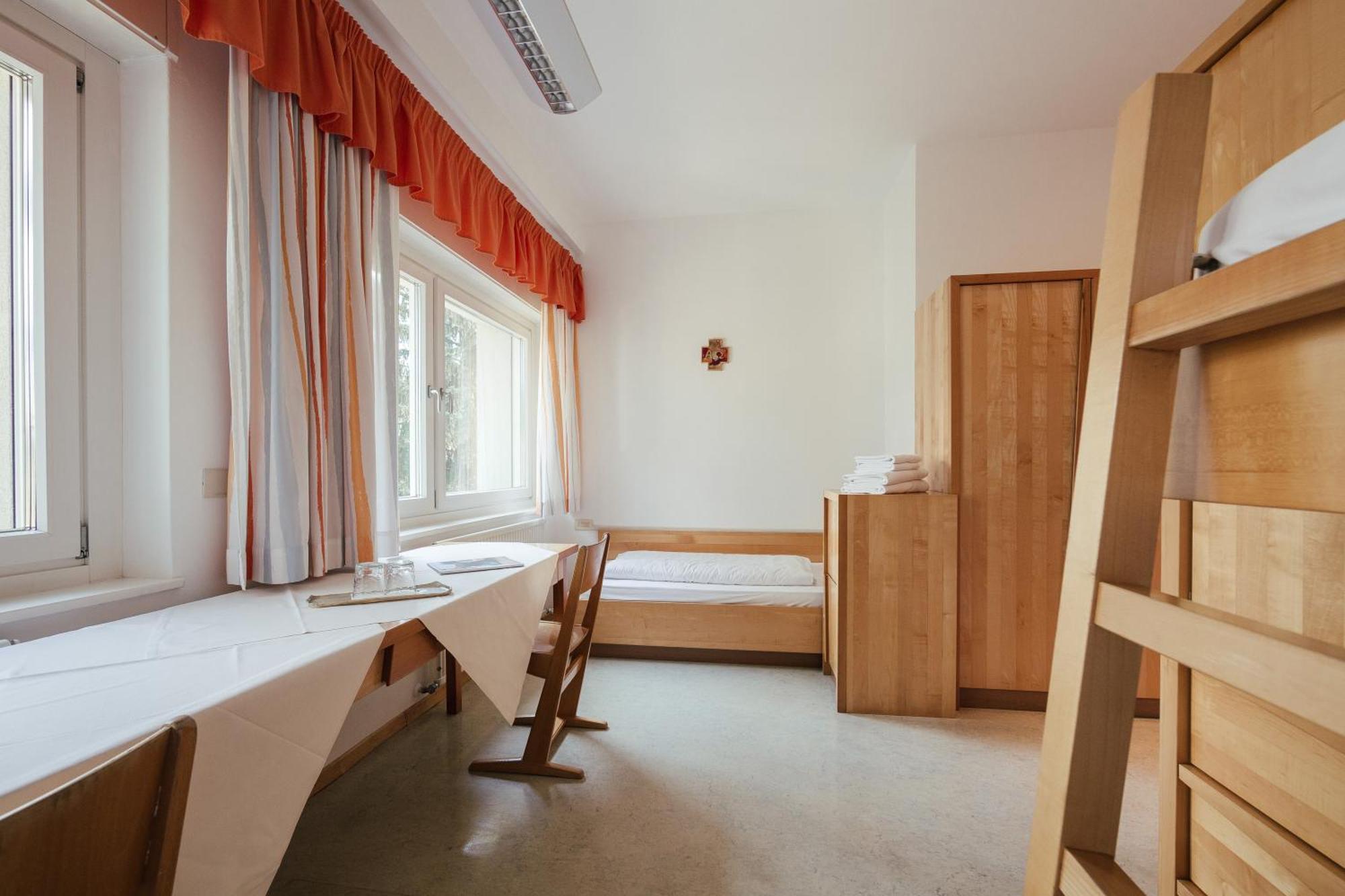 Gaestehaus Salvatorianerinnen Meran Kamer foto